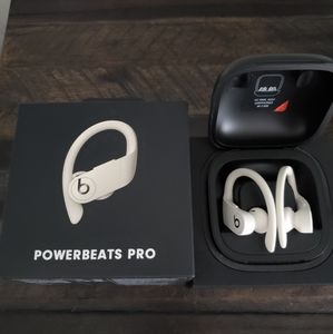 Pre owned Powerbeats Pro Ivory
